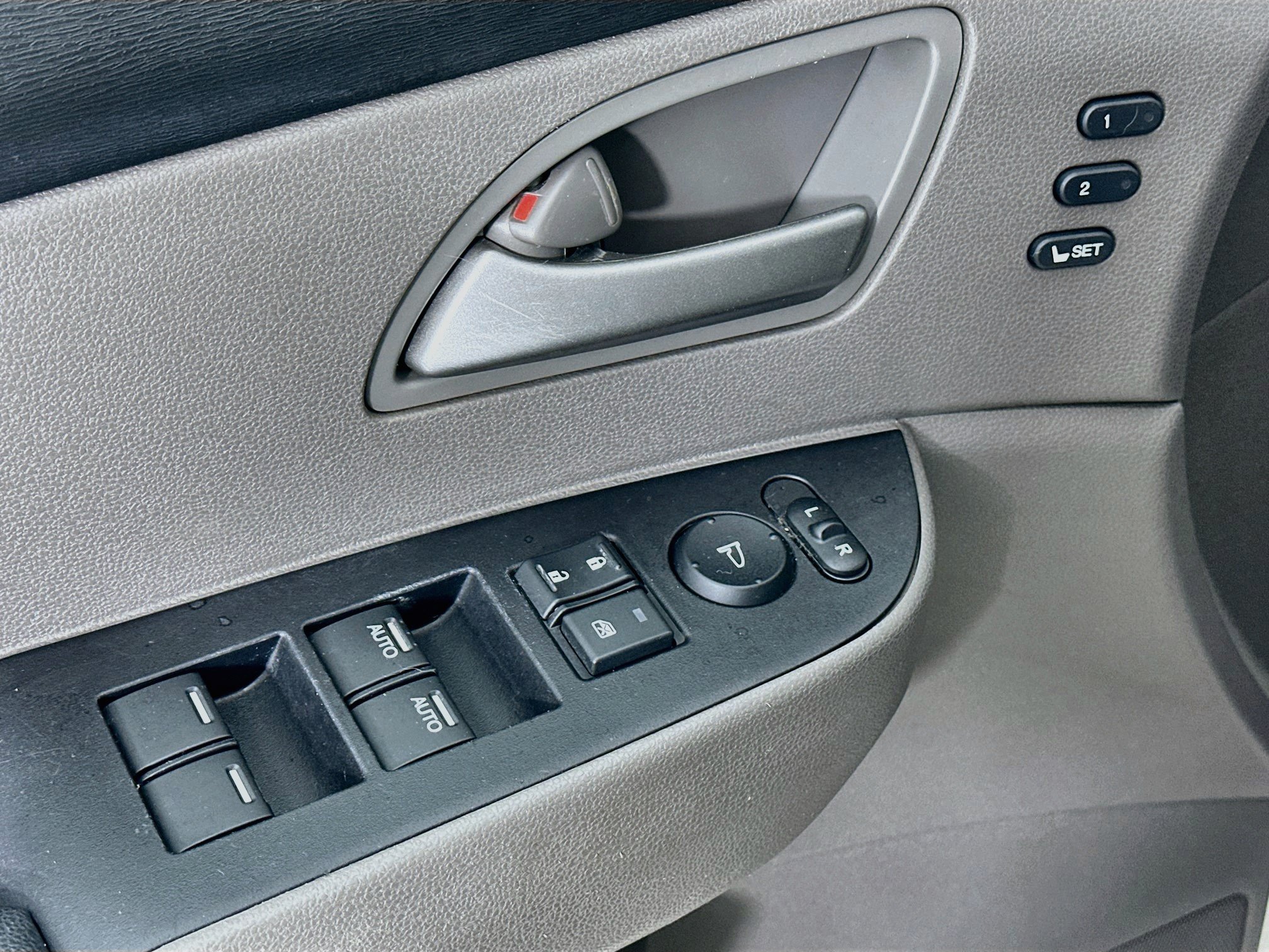 Used 2013 Honda Odyssey Touring Elite image 22