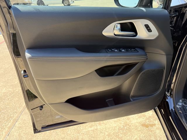 New 2026 Chrysler Pacifica Limited w/ S Appearance Package image 12
