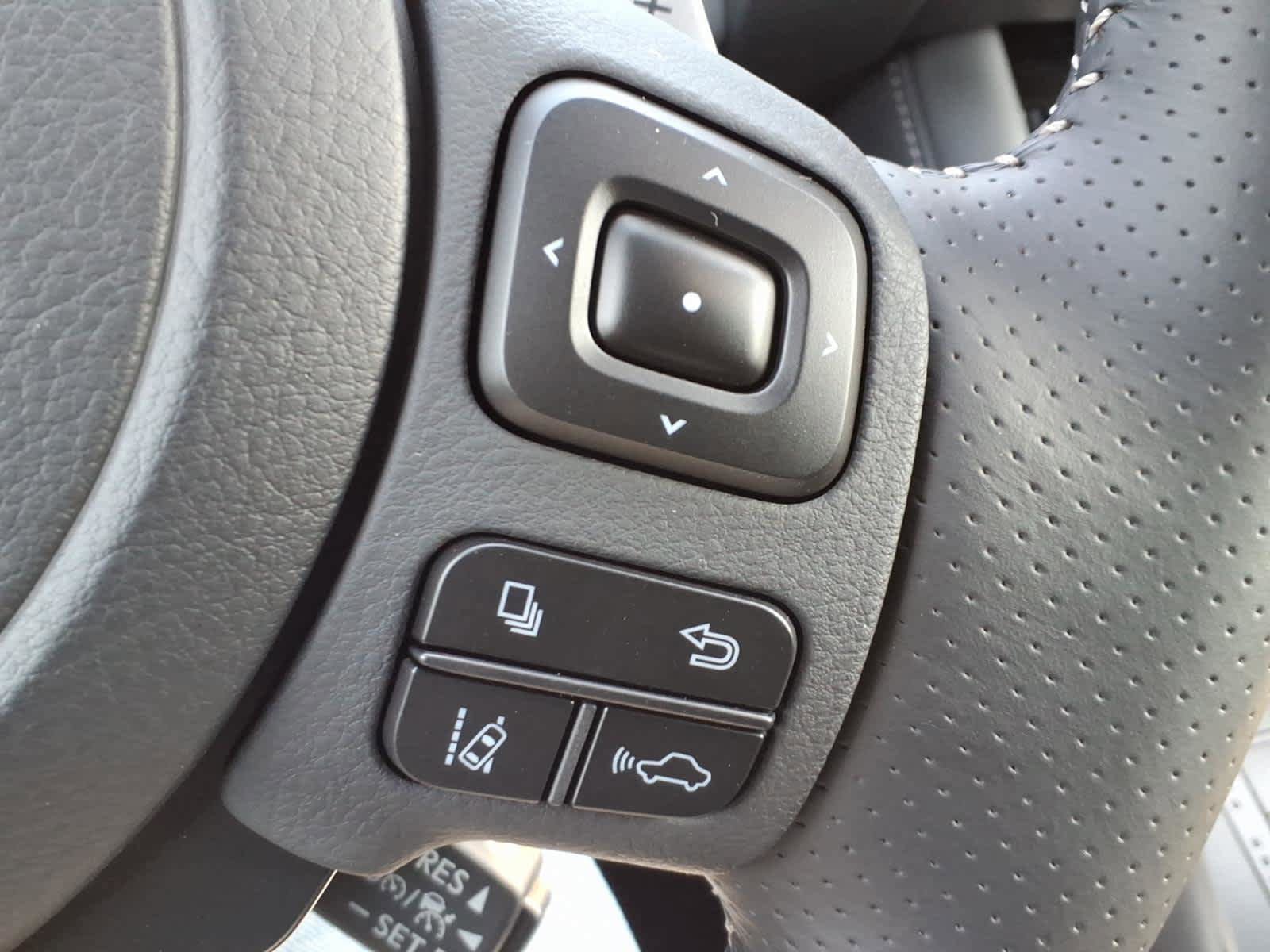 Used 2025 Lexus IS 350 F Sport w/ Navigation Package image 9