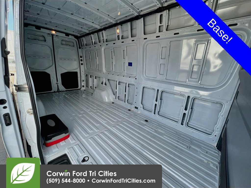Used 2025 Mercedes-Benz Sprinter 2500 image 14