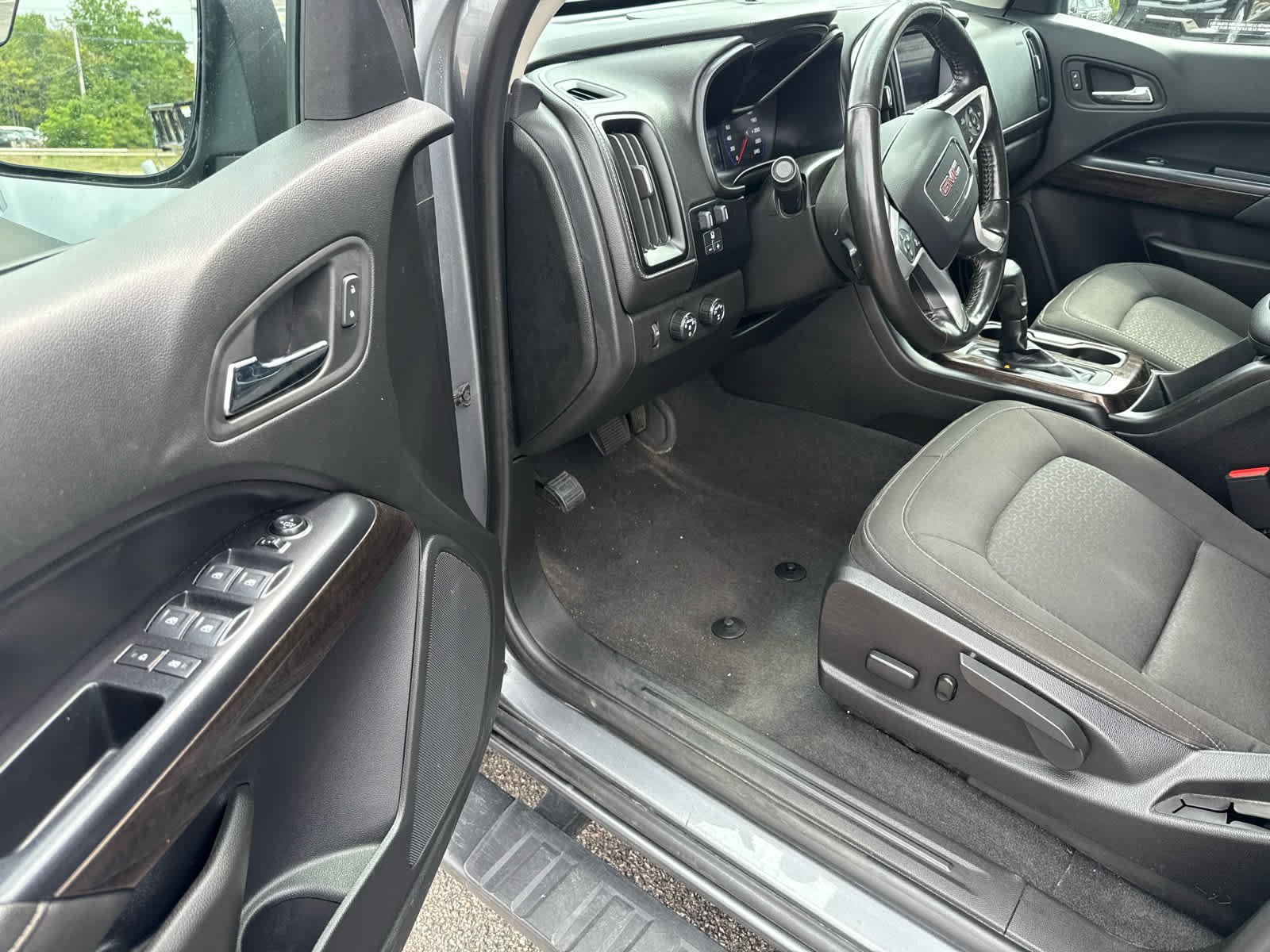 Used 2020 GMC Canyon SLE w/ SLE Convenience Package AWD/4WD image 12