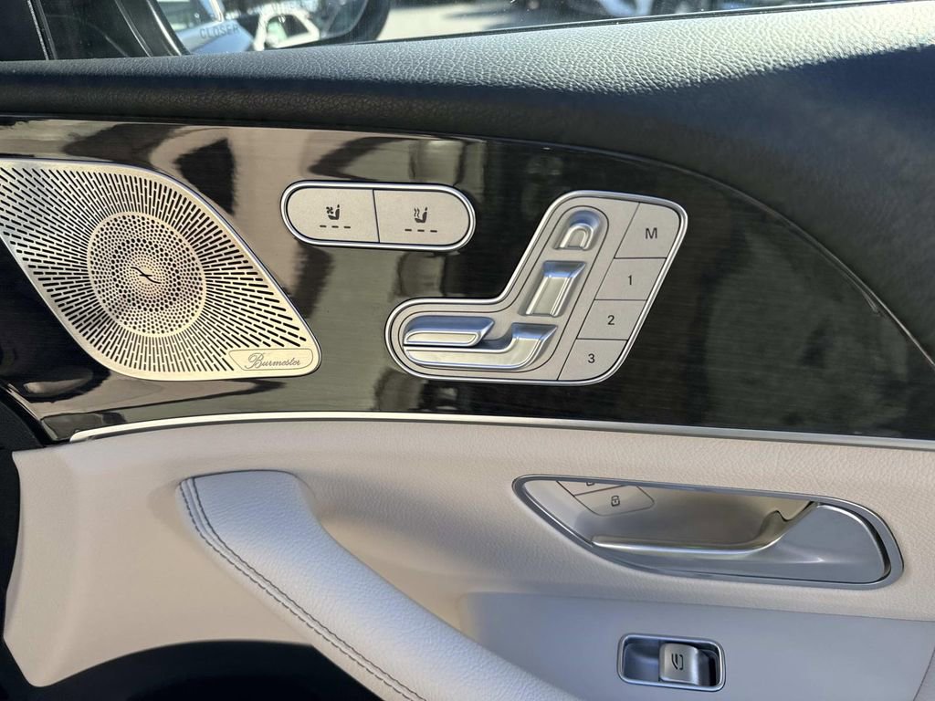 Used 2022 Mercedes-Benz GLS 450 4MATIC image 15