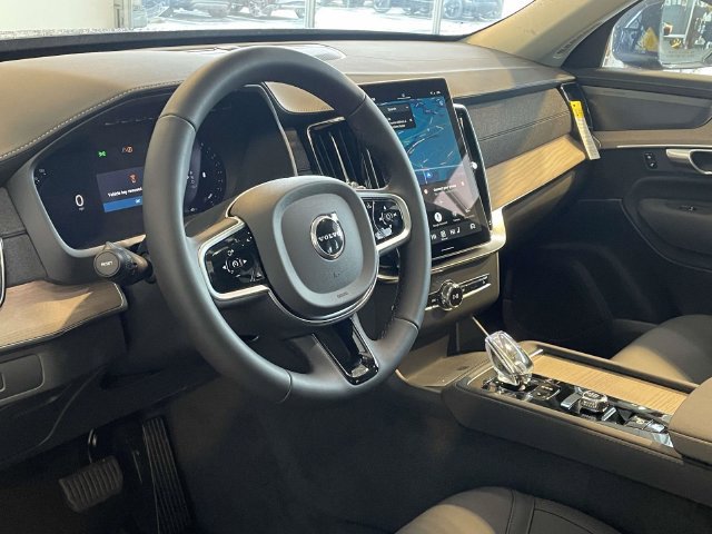New 2026 Volvo XC90 B6 Plus w/ Protection Package Premier AWD/4WD image 13