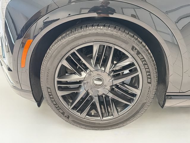 Certified 2025 Cadillac Escalade IQ Sport 1 w/ LPO, ONYX Package AWD/4WD image 28