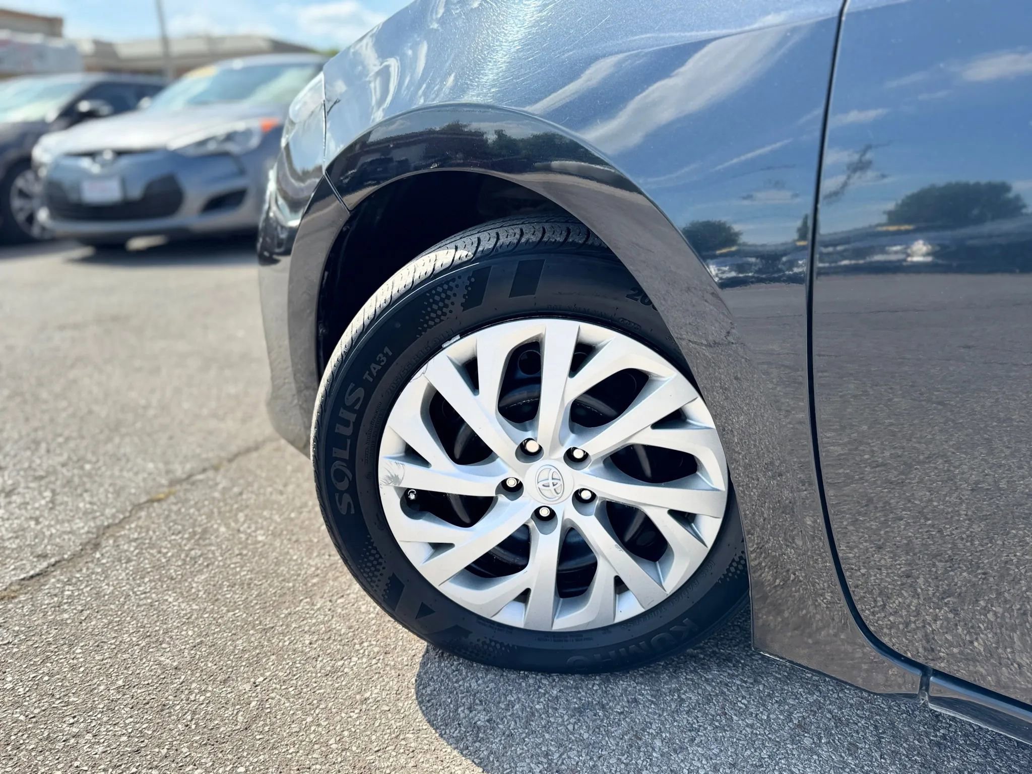 Used 2017 Toyota Corolla LE image 10