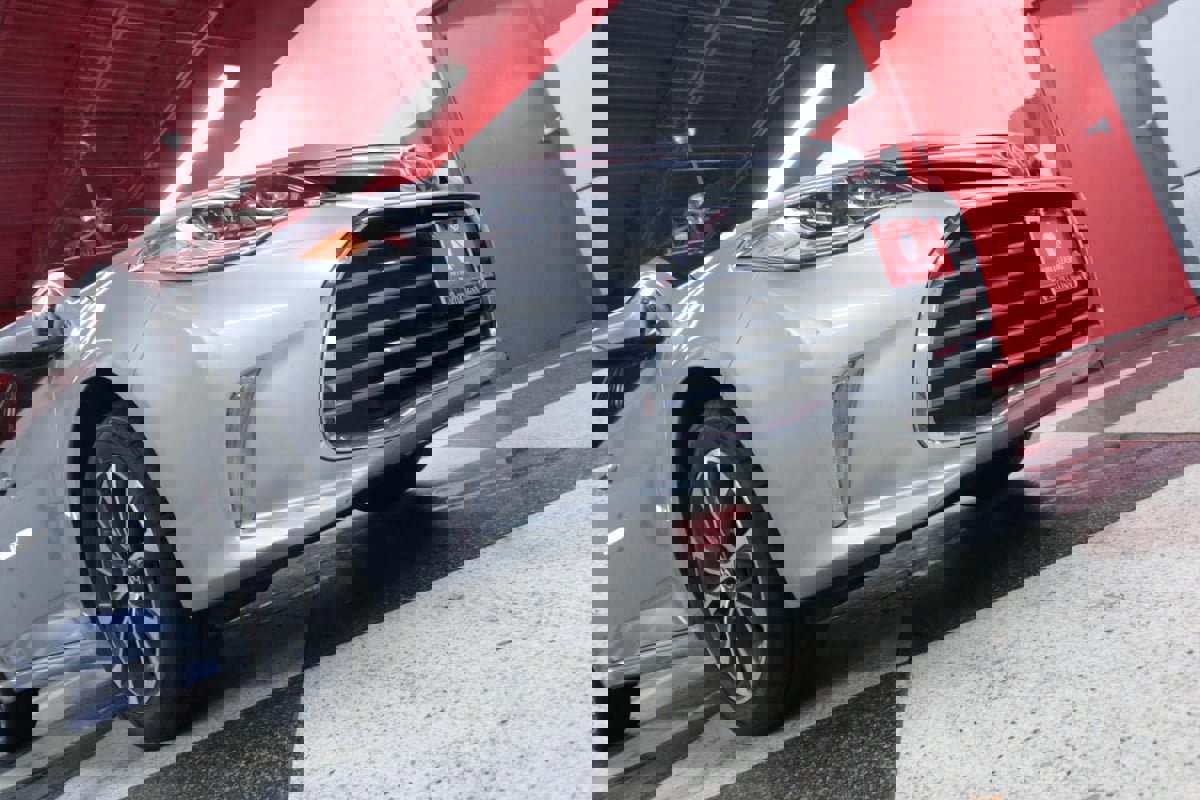 Used 2018 Toyota Avalon XLE Premium FWD image 35