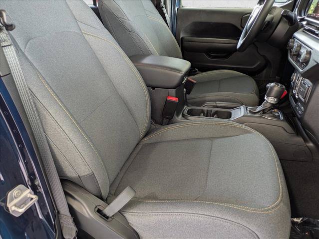 Used 2025 Jeep Gladiator Sport AWD/4WD image 18