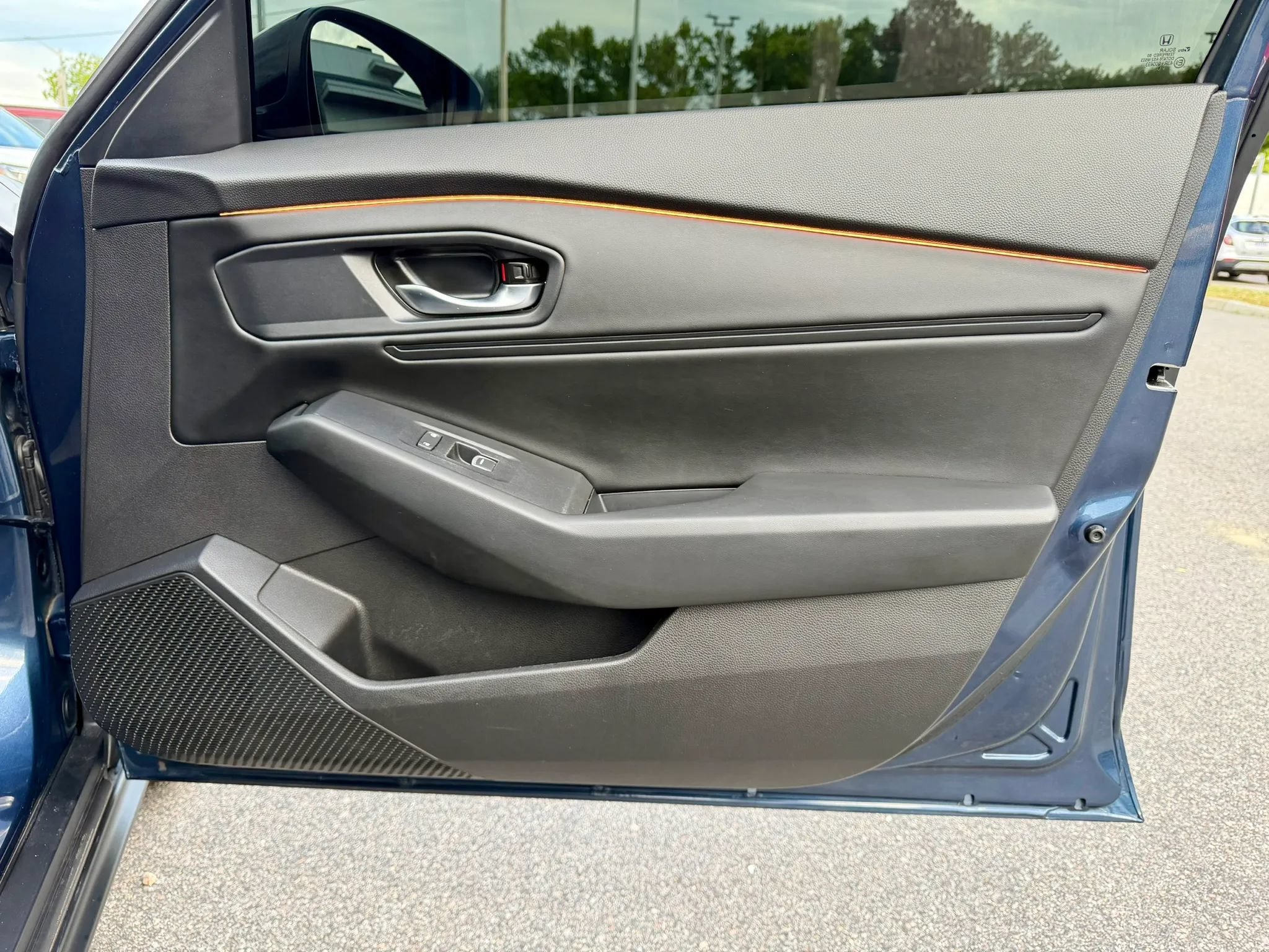Used 2025 Honda Accord SE image 35