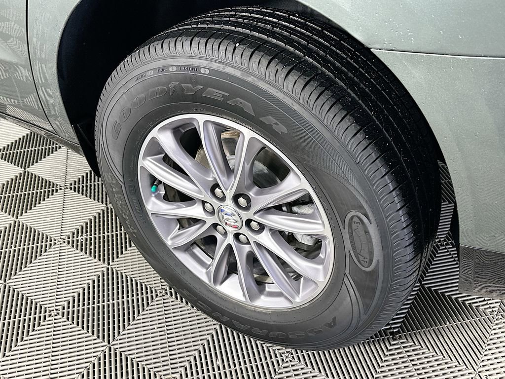 Used 2024 Buick Enclave Essence w/ LPO, Floor Liner Package FWD image 39