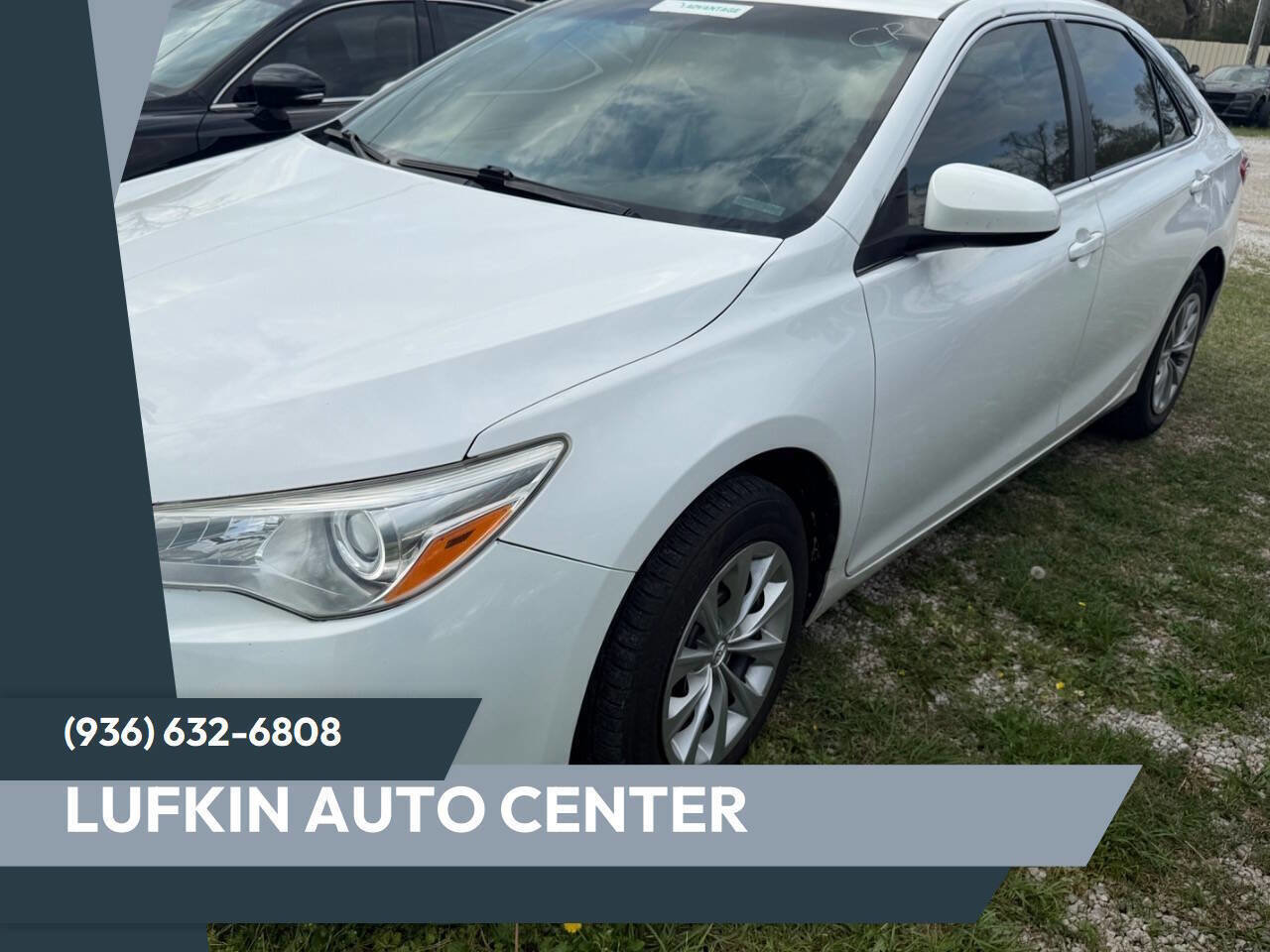 Used 2017 Toyota Camry LE image 1