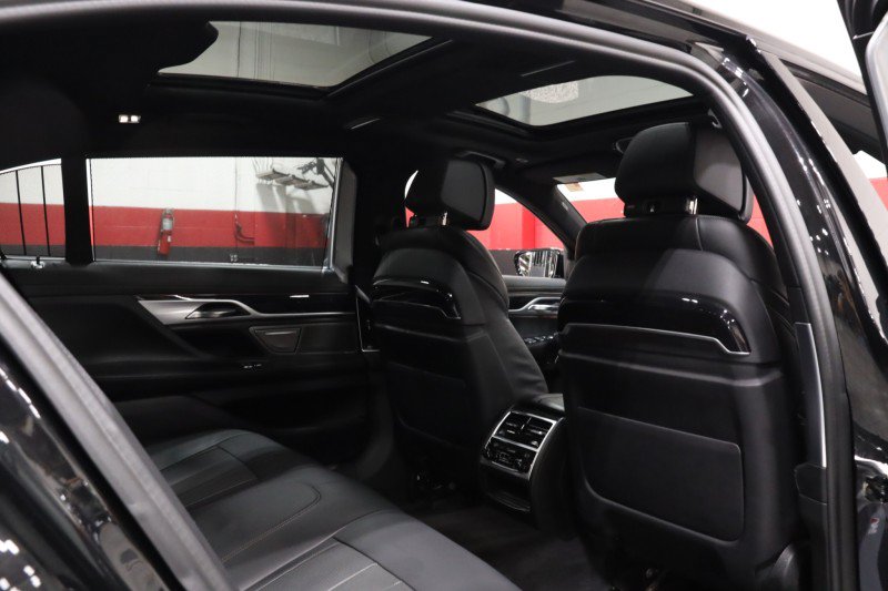 Used 2020 BMW 750i xDrive w/ Executive Package AWD/4WD image 50