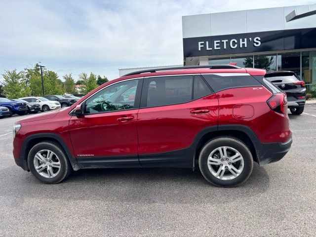 Used 2023 GMC Terrain SLE w/ Driver Convenience Package AWD/4WD image 9