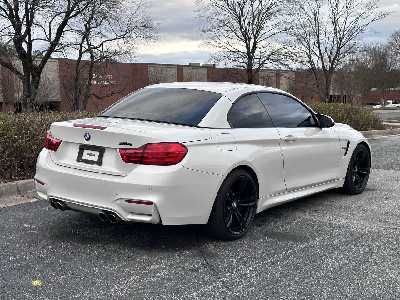 Used 2016 BMW M4 Convertible w/ Executive Package RWD image 8