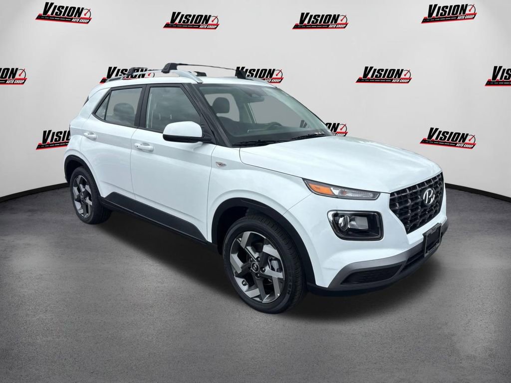 Certified 2025 Hyundai Venue SEL image 3