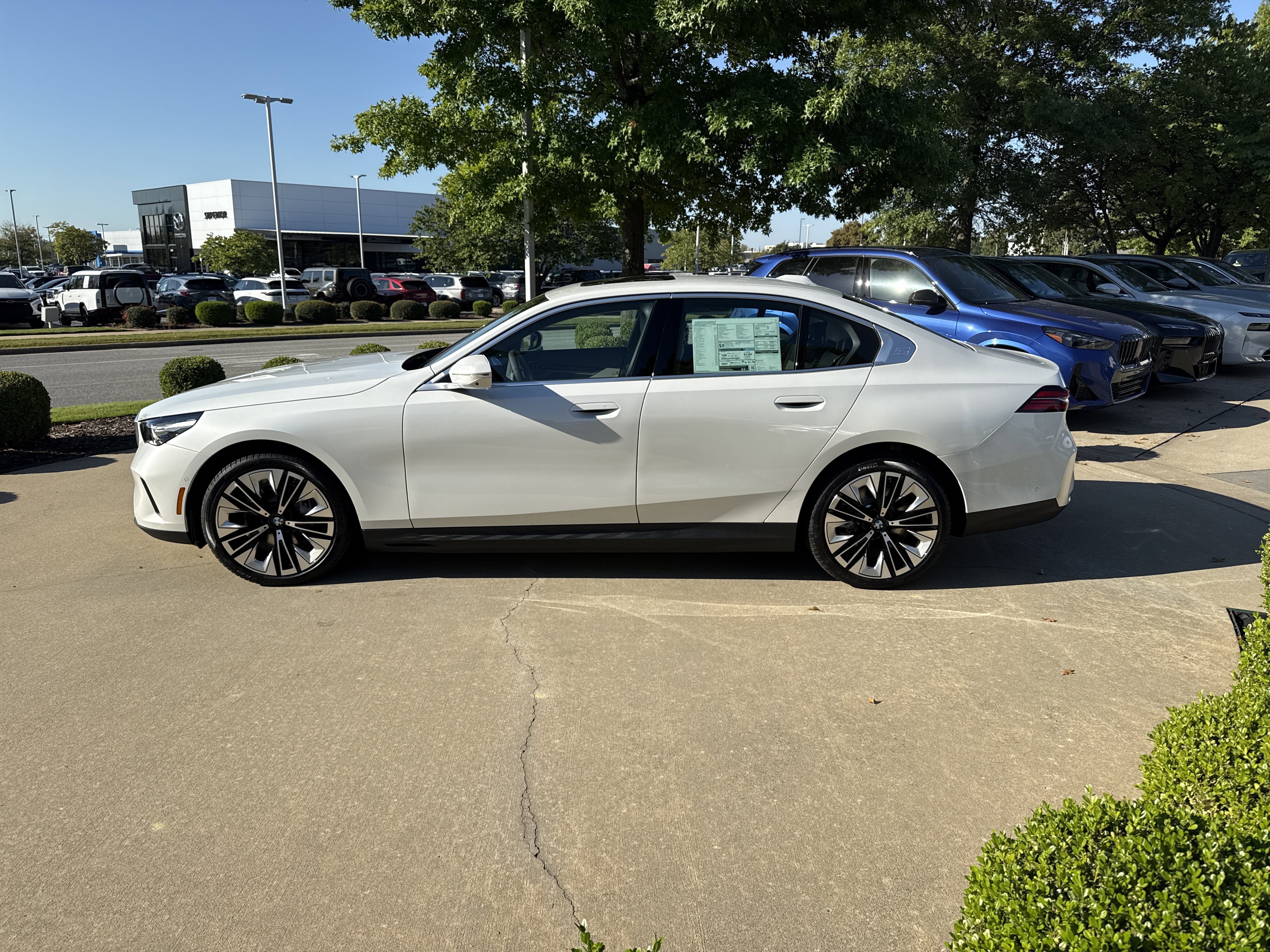 New 2026 BMW i5 eDrive40 image 2