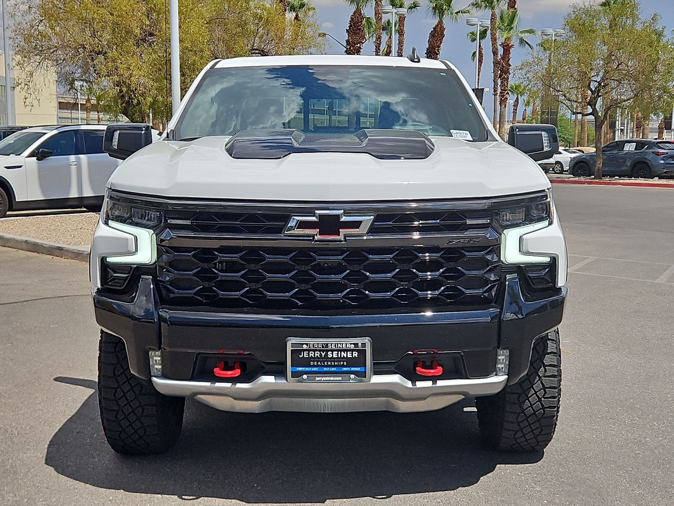 Used 2024 Chevrolet Silverado 1500 ZR2 w/ Technology Package AWD/4WD image 8