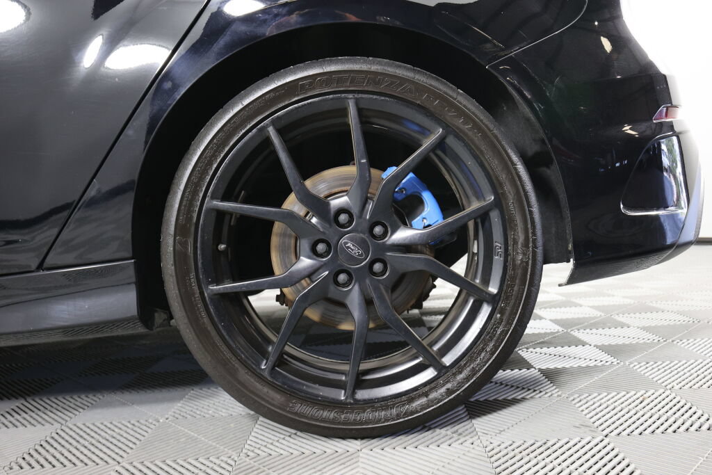 Used 2016 Ford Focus RS AWD/4WD image 8