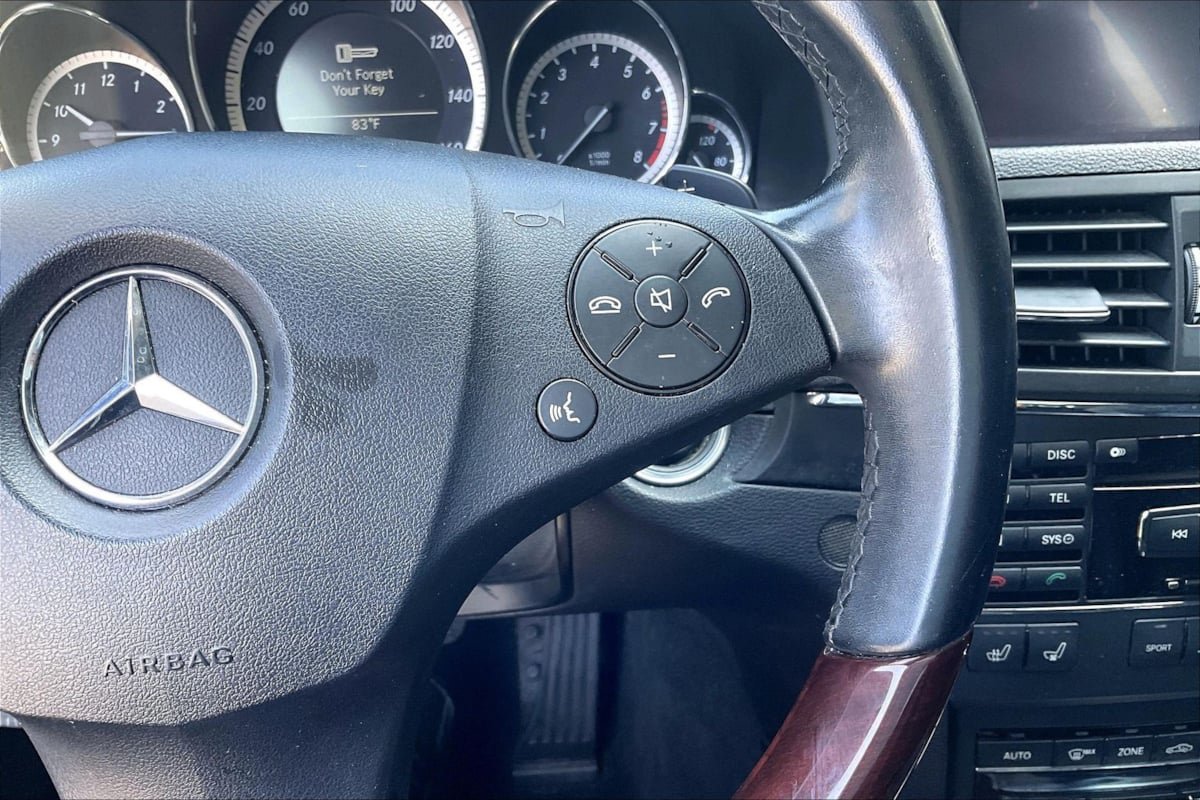 Used 2010 Mercedes-Benz E 550 Coupe image 19