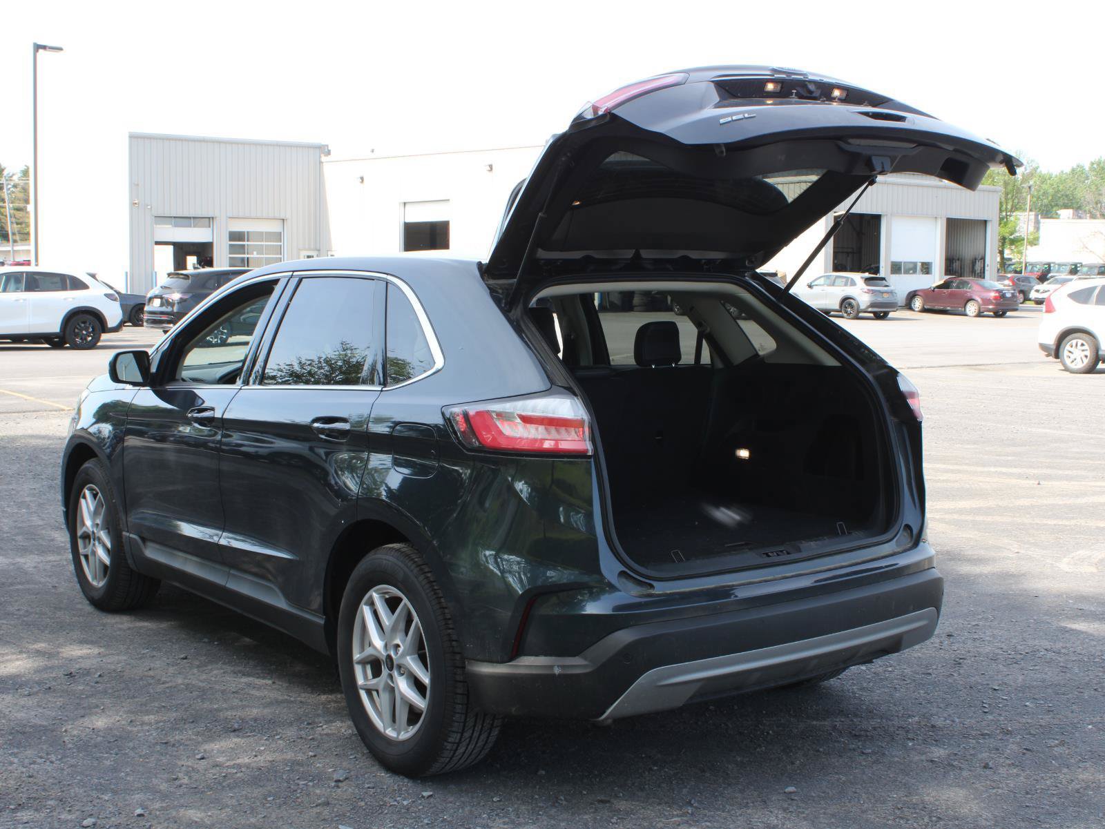Used 2024 Ford Edge SEL AWD/4WD image 7