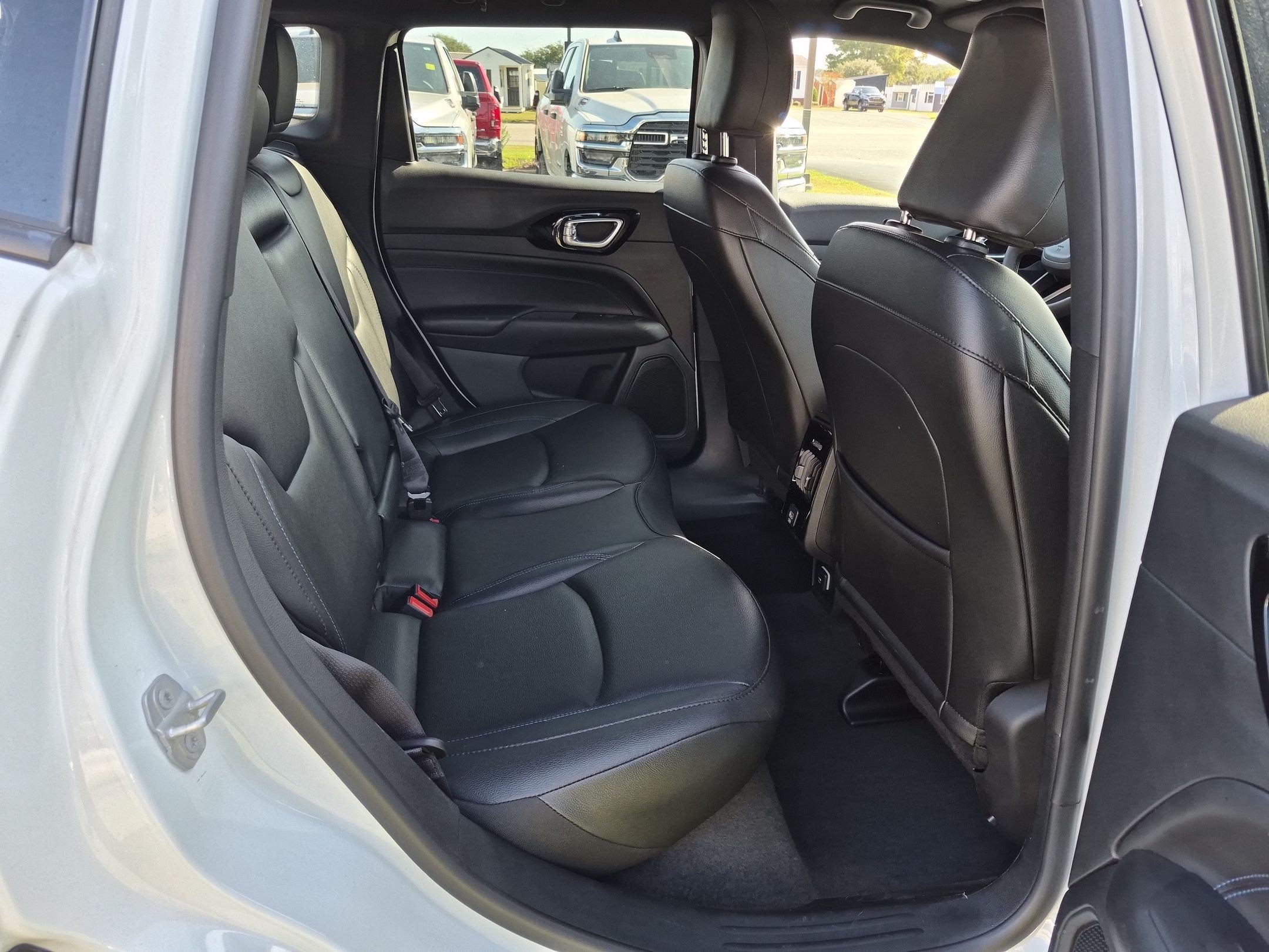 Used 2026 Jeep Compass Limited AWD/4WD image 19