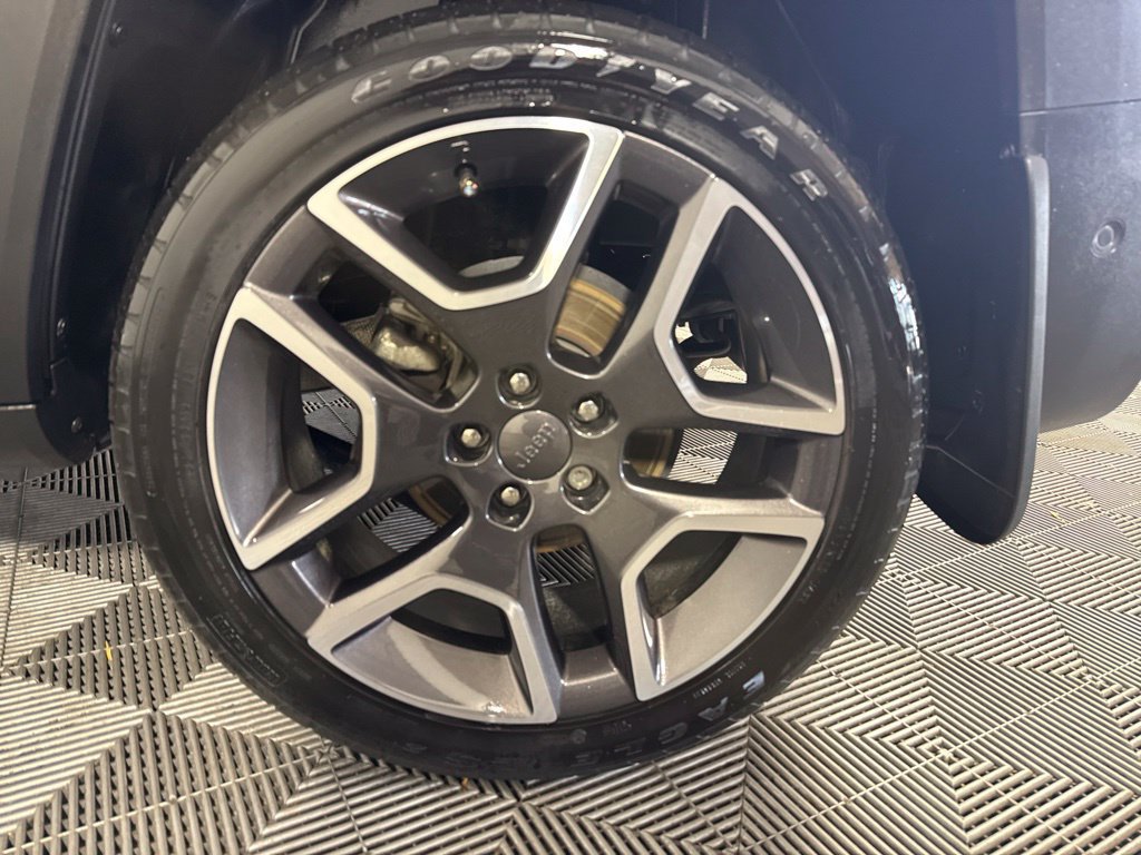 Used 2021 Jeep Renegade Limited w/ Sun & Sound Group AWD/4WD image 13