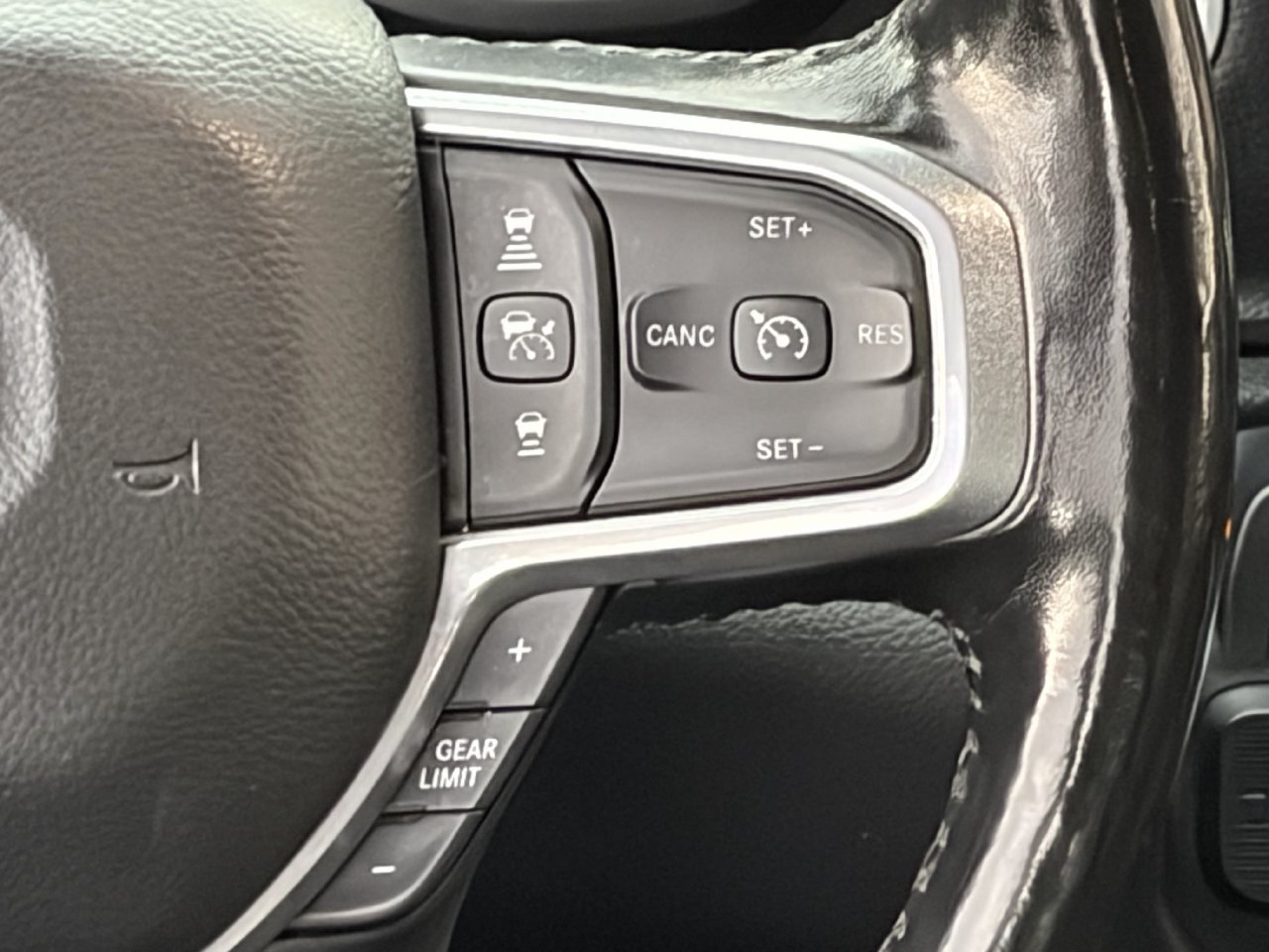 Used 2020 RAM 1500 Laramie RWD image 28
