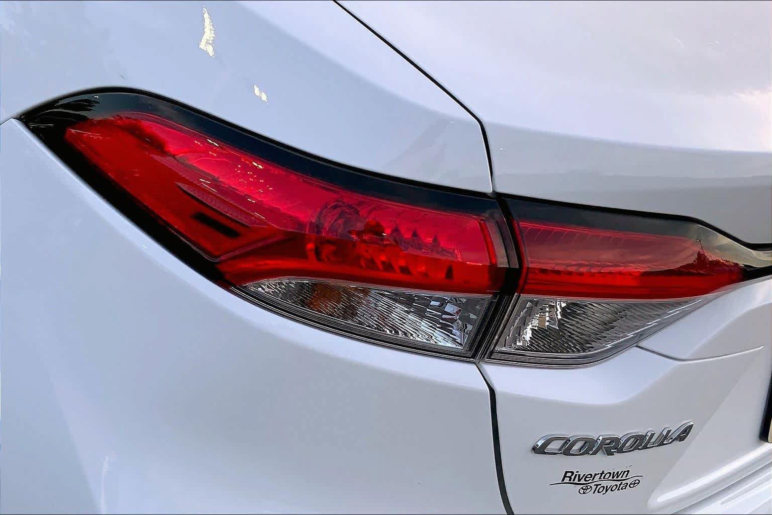 Used 2024 Toyota Corolla LE FWD image 25