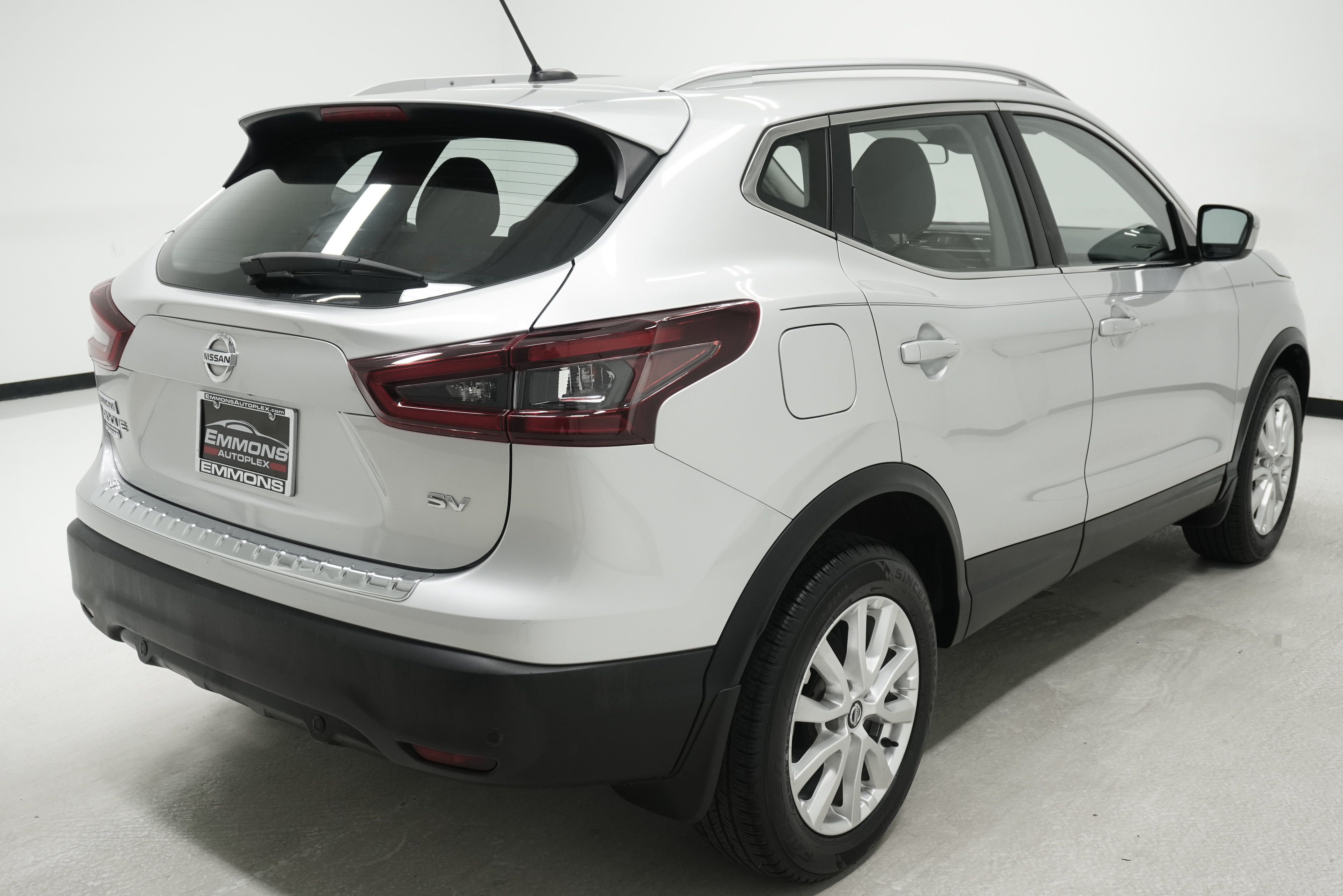 Used 2021 Nissan Rogue Sport SV FWD image 4