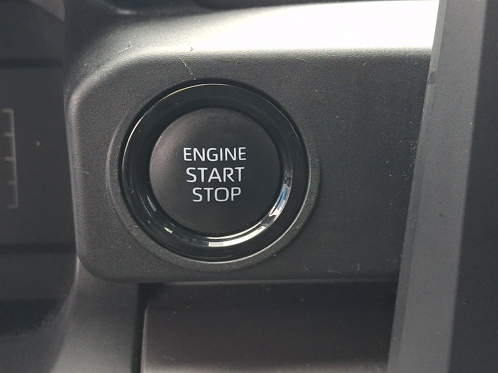 Used 2024 Toyota Tacoma SR5 AWD/4WD image 26