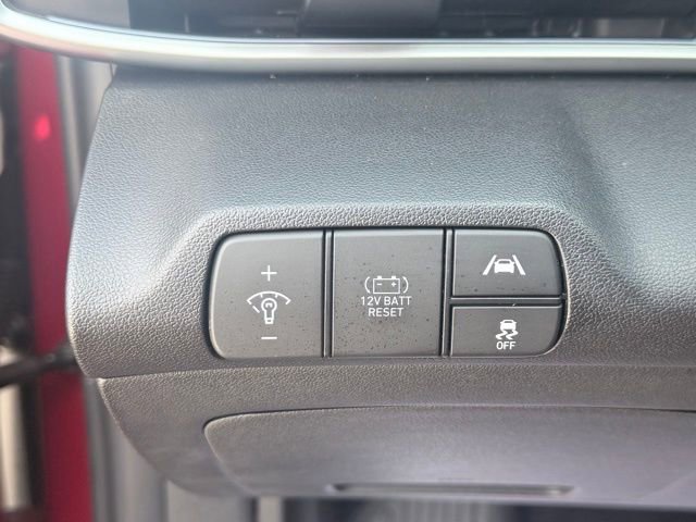 Used 2023 Hyundai Elantra Limited image 21