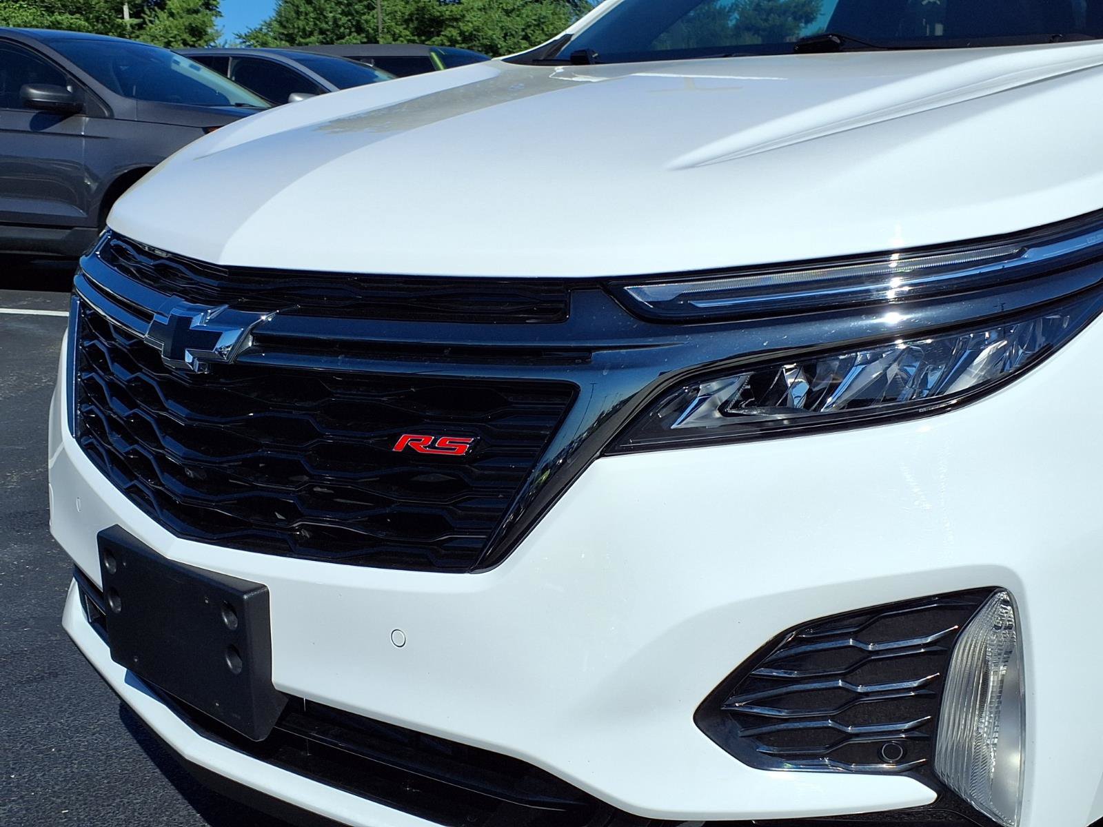 Used 2022 Chevrolet Equinox RS w/ RS Leather Package FWD image 2