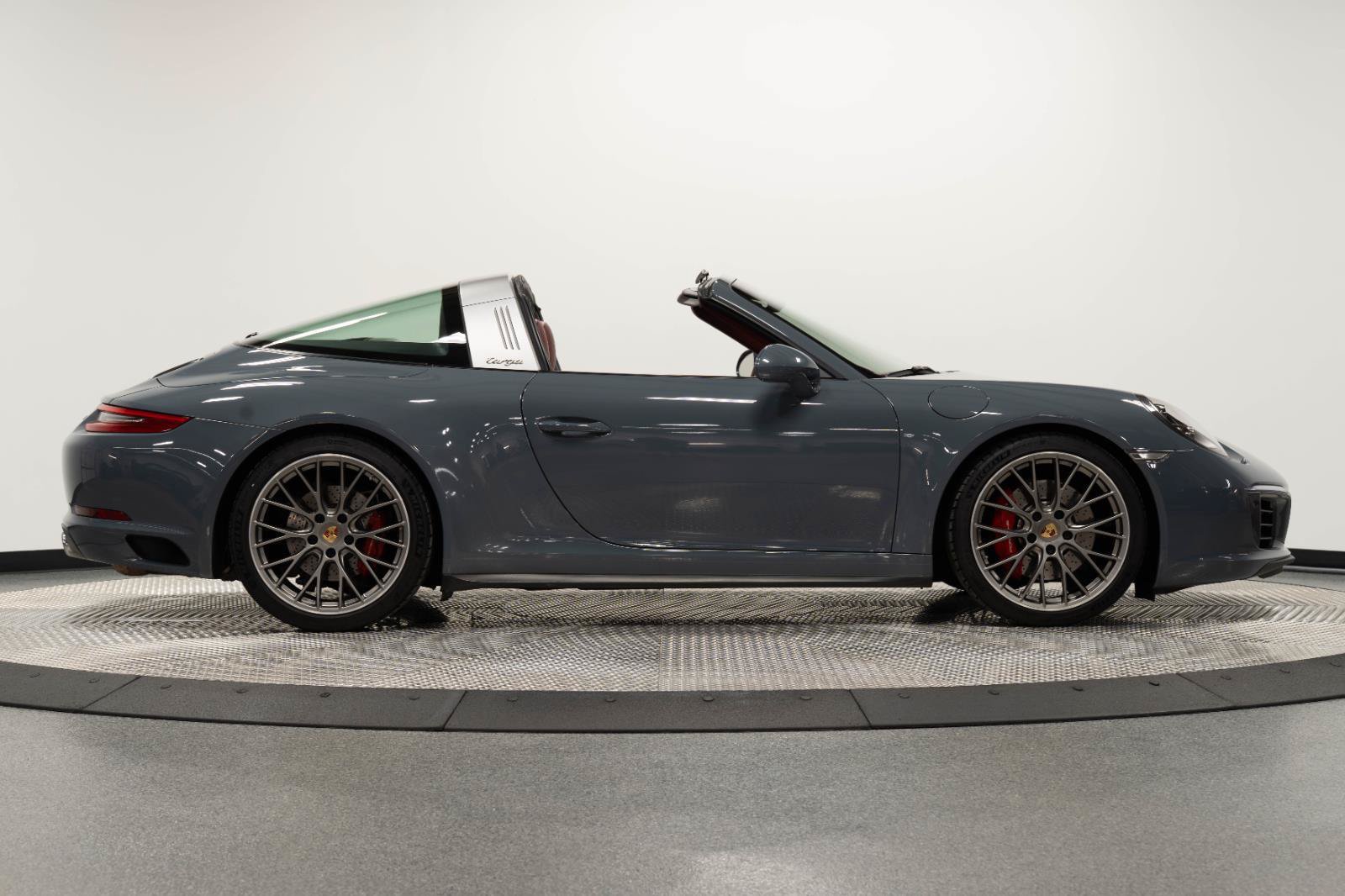 Used 2017 Porsche 911 Targa 4S AWD/4WD image 31