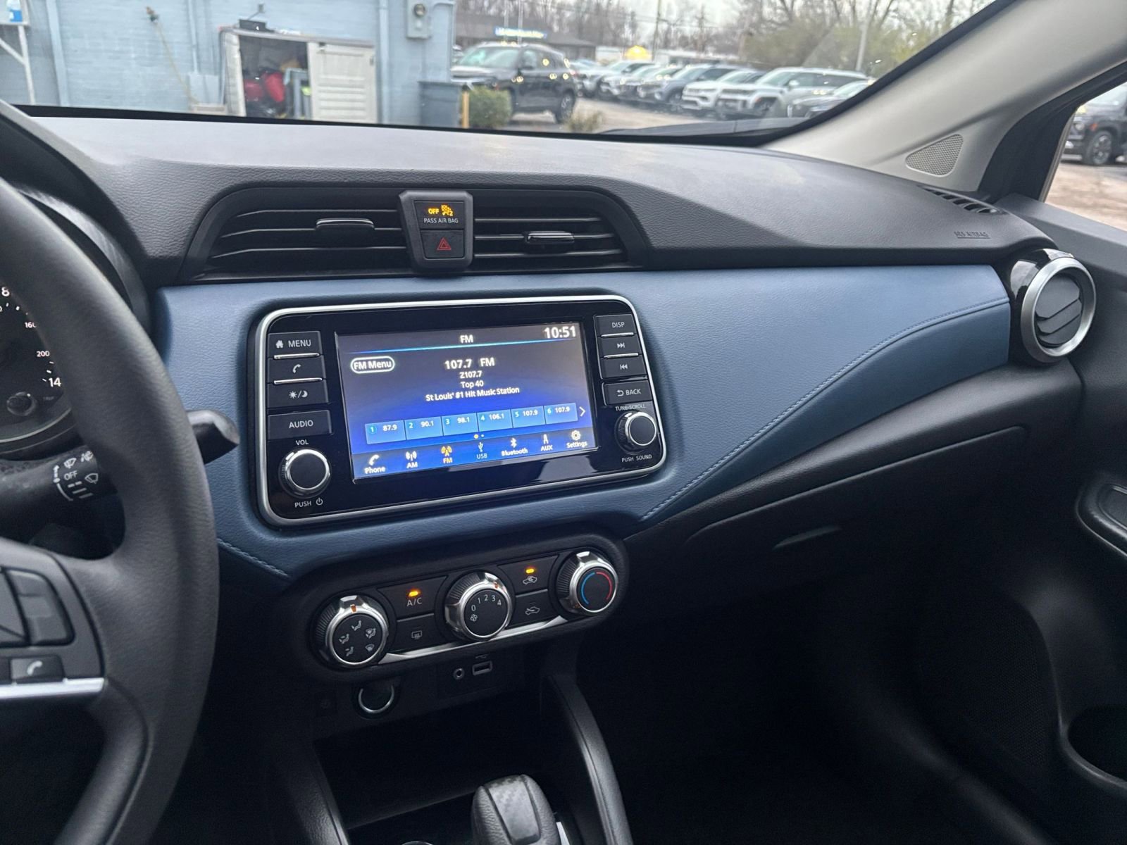 Used 2025 Nissan Versa SV image 33