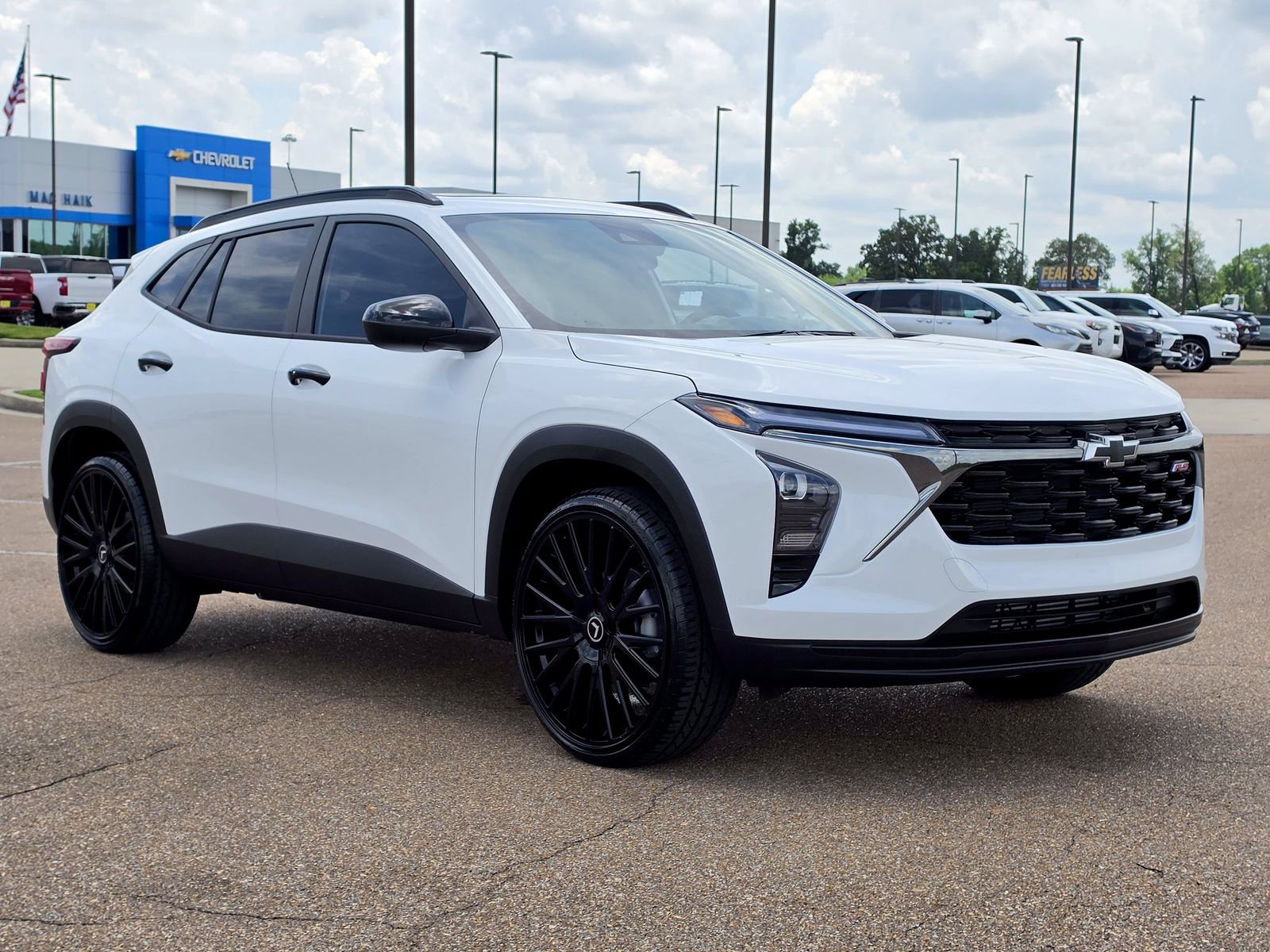 Used 2025 Chevrolet Trax RS w/ Sunroof Package FWD image 3