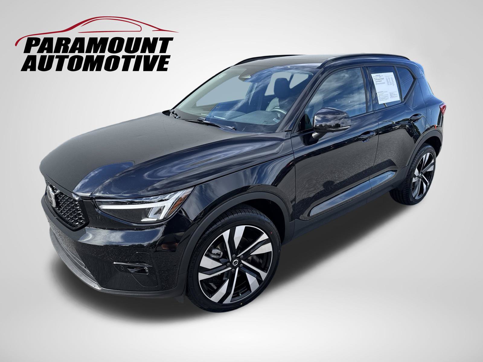 Used 2024 Volvo XC40 B5 Plus w/ Climate Package