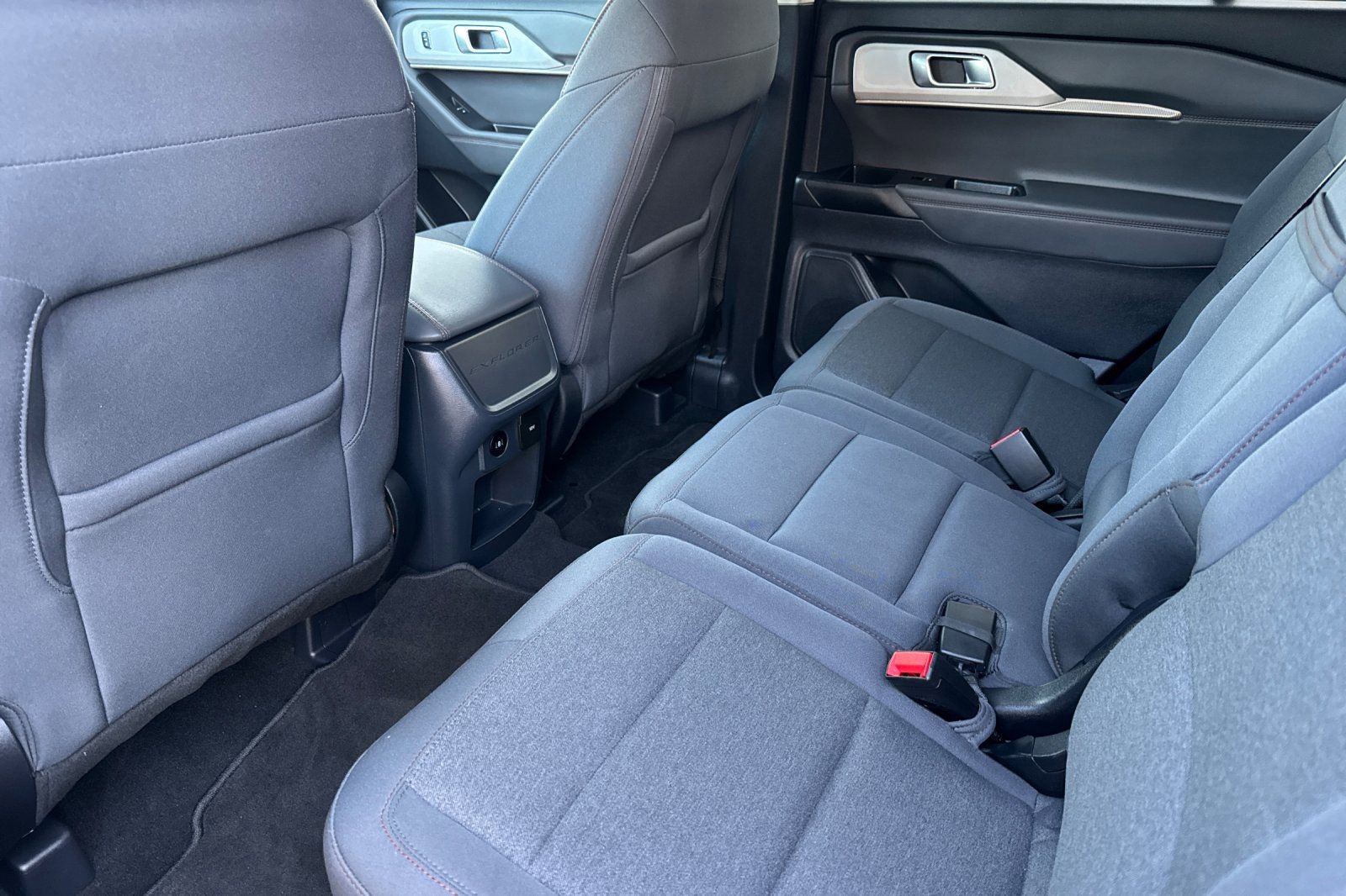 Used 2025 Ford Explorer Active image 12