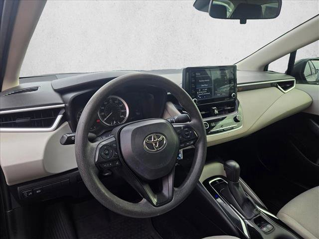 Used 2022 Toyota Corolla LE image 9