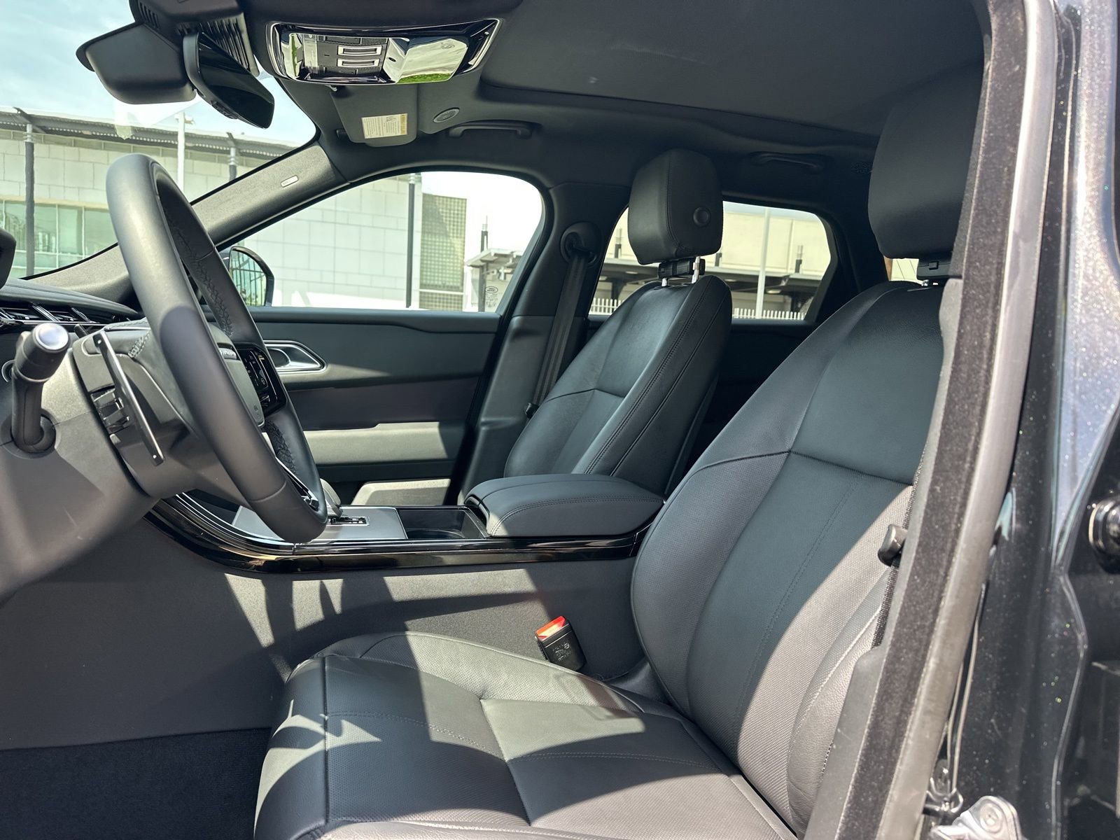 Certified 2026 Land Rover Range Rover Velar Dynamic SE image 10