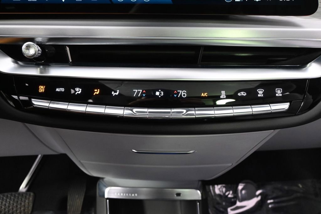New 2025 Cadillac Lyriq Luxury AWD/4WD image 30