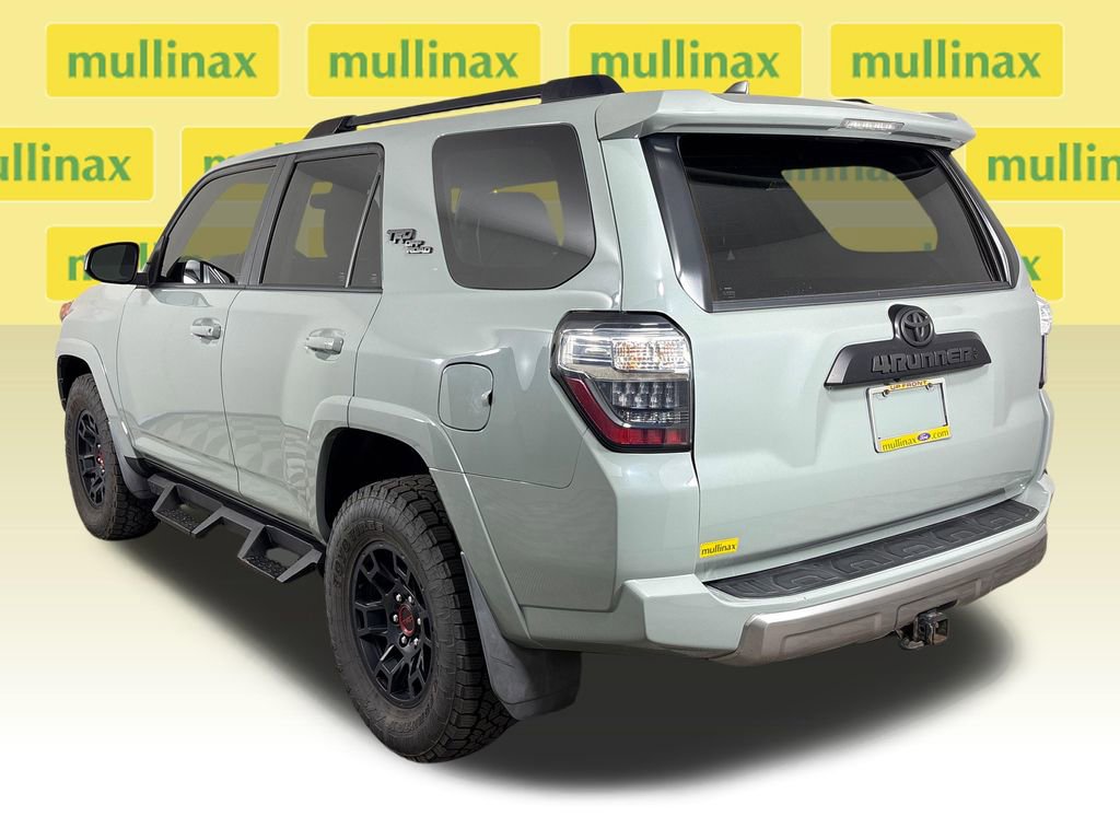 Used 2022 Toyota 4Runner TRD Off-Road AWD/4WD image 9