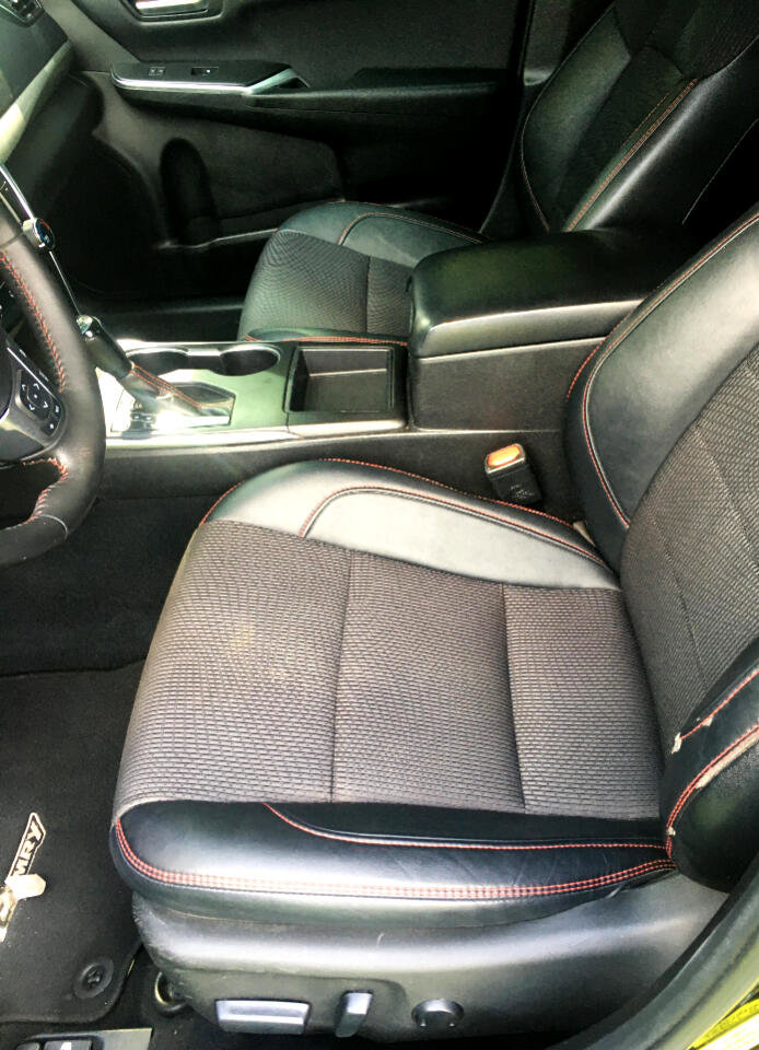 Used 2017 Toyota Camry SE image 10