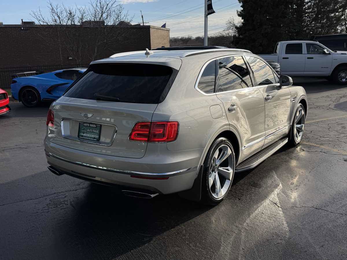 Used 2018 Bentley Bentayga image 21