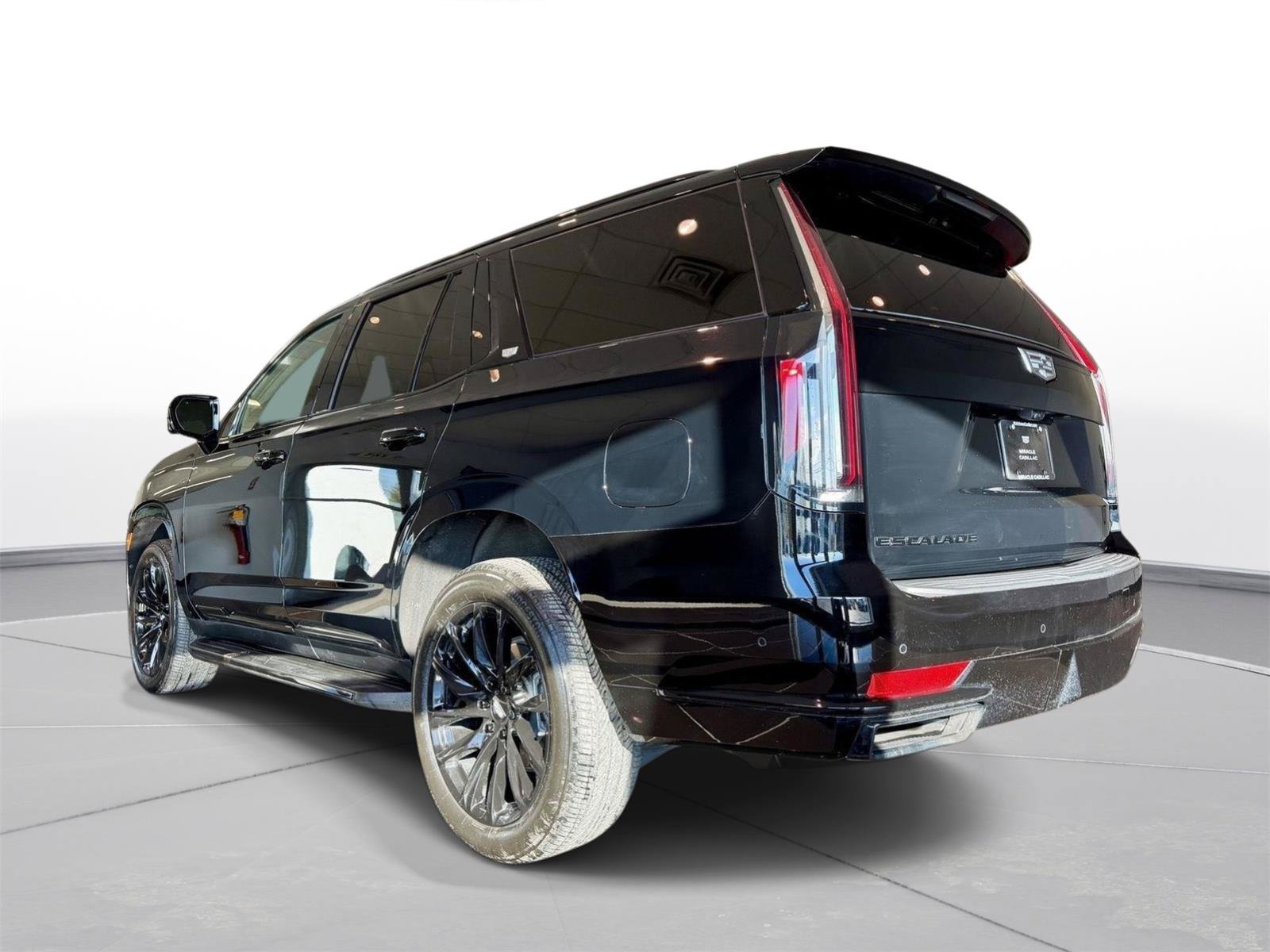 Certified 2024 Cadillac Escalade Sport w/ LPO, ONYX Package AWD/4WD image 7