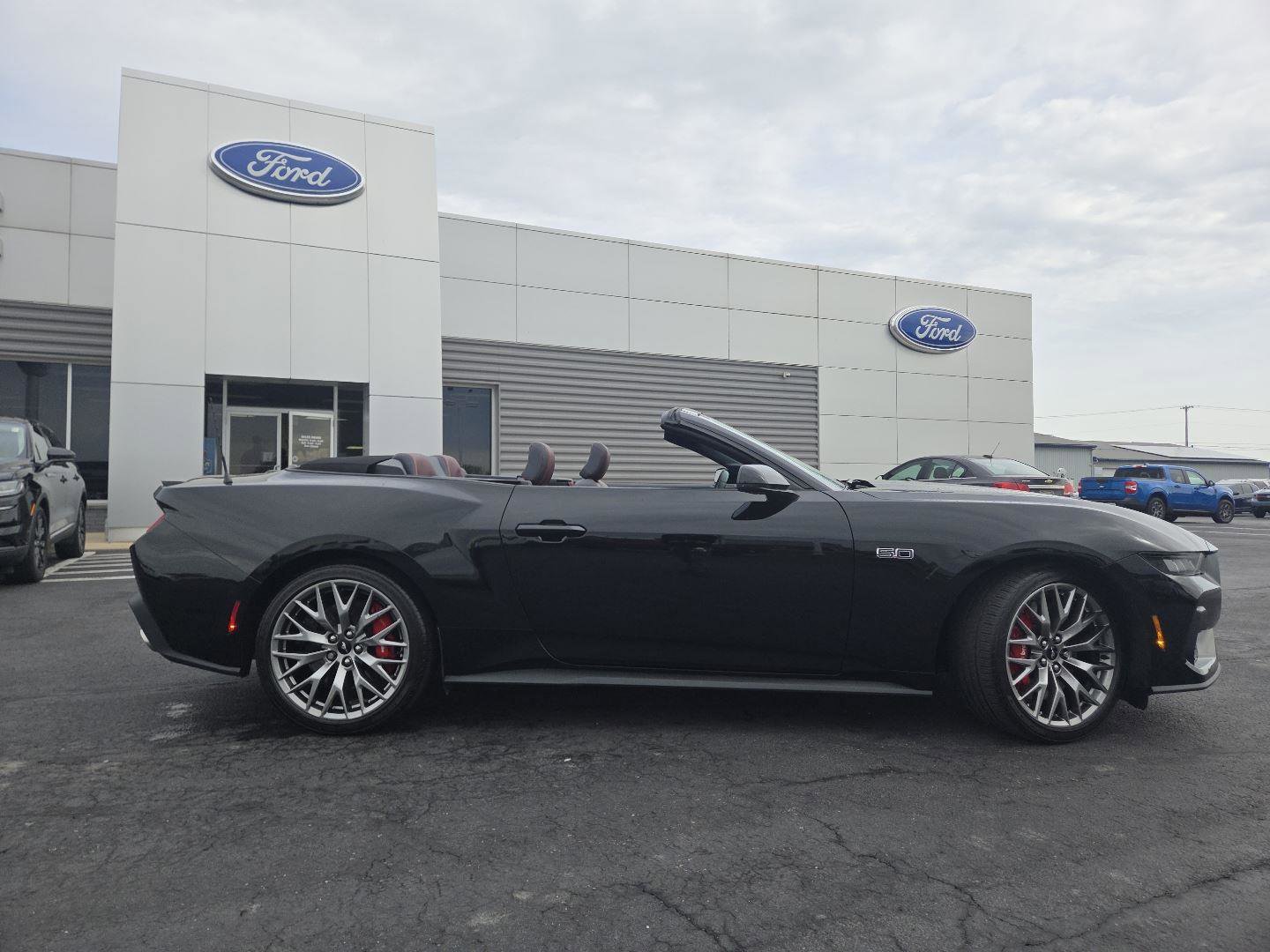 Used 2025 Ford Mustang GT Premium RWD image 15