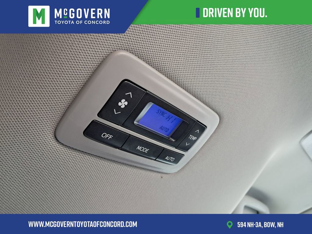 Used 2015 Toyota Sienna XLE w/ XLE Navigation Package FWD image 28