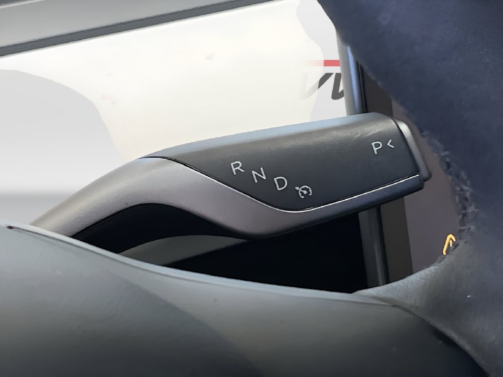 Used 2024 Tesla Model Y Long Range AWD/4WD image 16