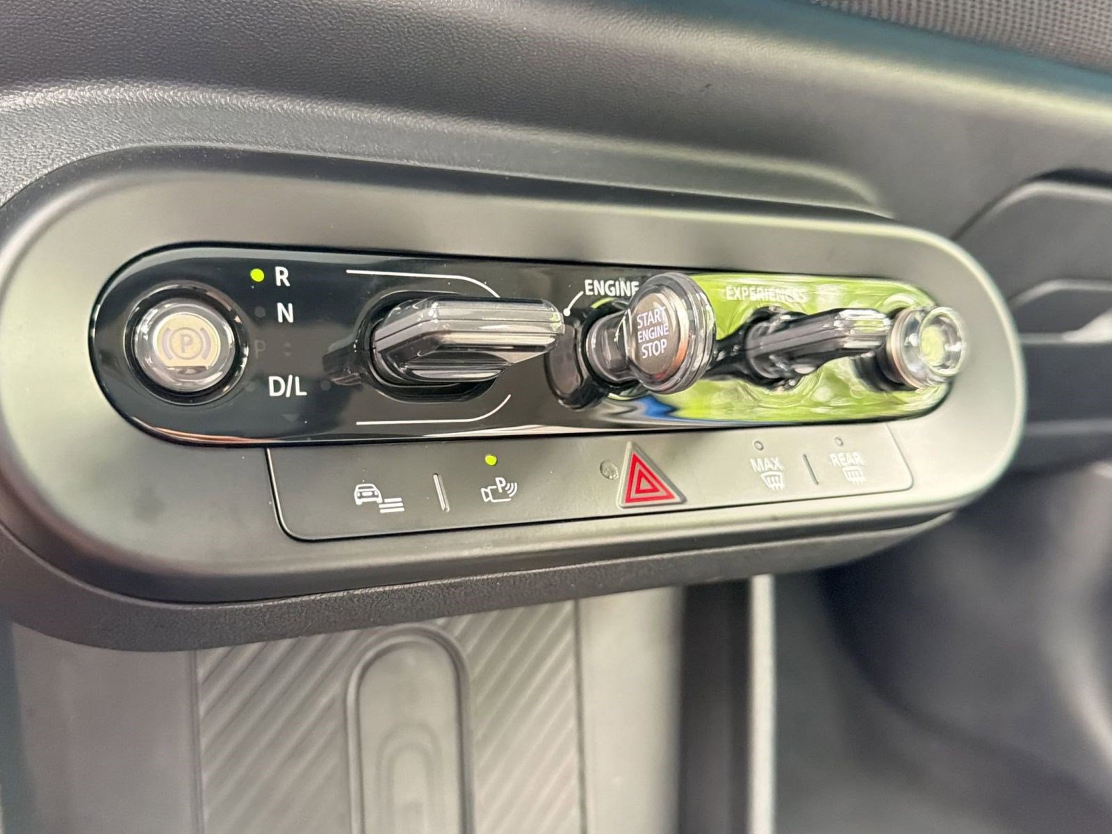 Certified 2025 MINI Cooper S FWD image 19