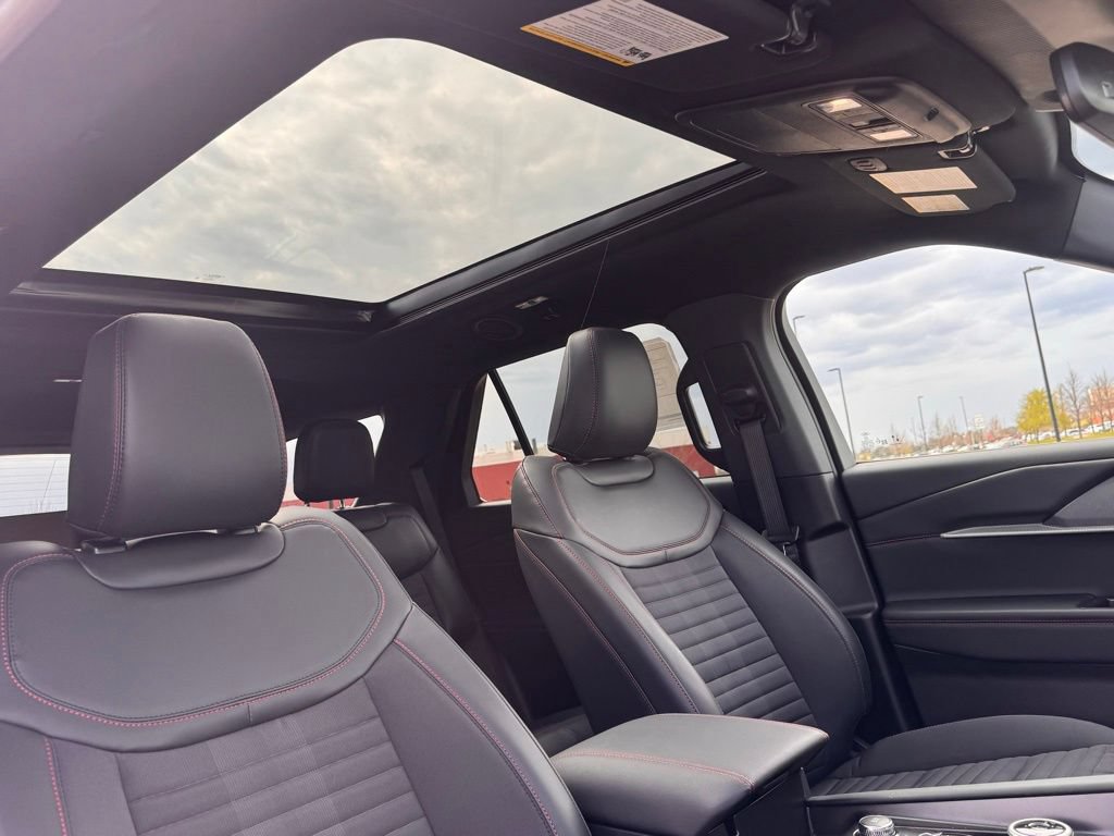 New 2026 Ford Explorer ST-Line w/ ST-Line Street Pack AWD/4WD image 26