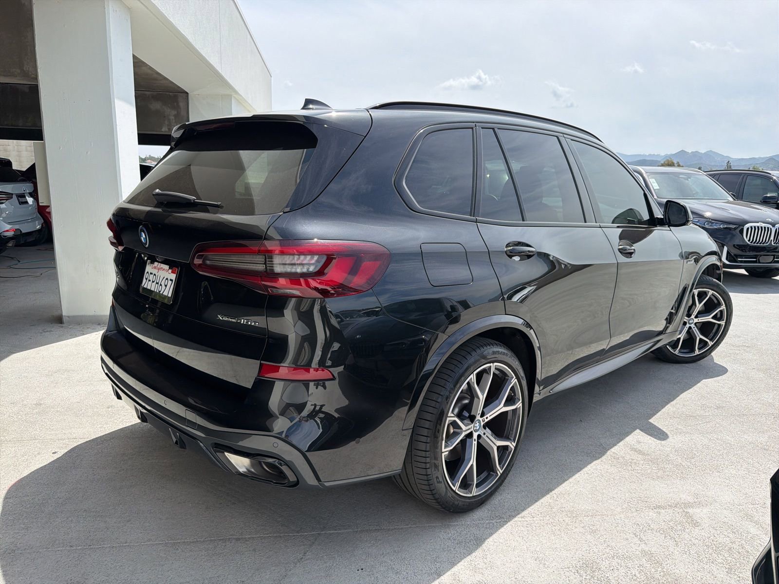 Certified 2023 BMW X5 xDrive45e w/ M Sport Package AWD/4WD image 4