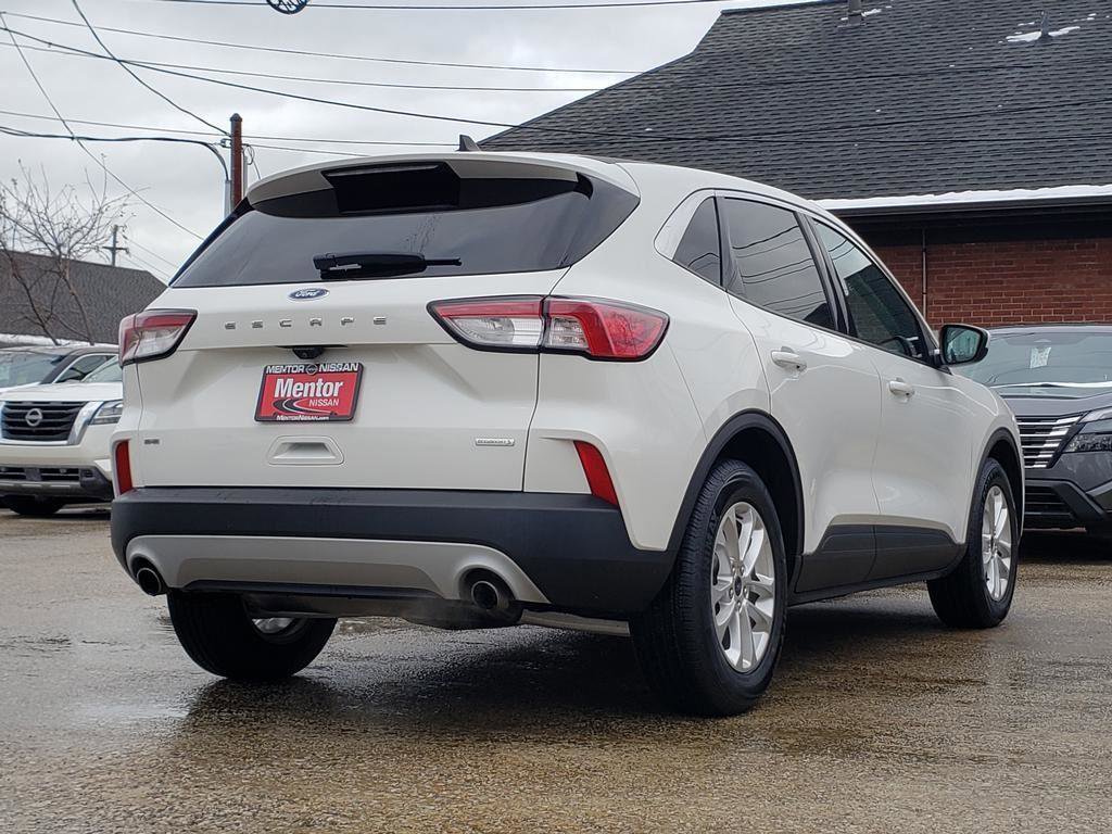 Used 2020 Ford Escape SE image 10